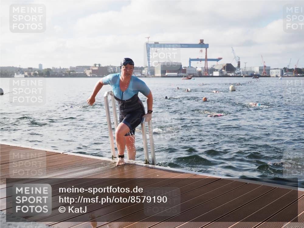 17.08.2025 - KN Förde Triathlon 2025 KatJ http://msf.ph/oto/8579190 17.08.2025 09:20:27 Schwimmen 188, 196, 211, 240, 179, 196, 211, 240 meine-sportfotos.de