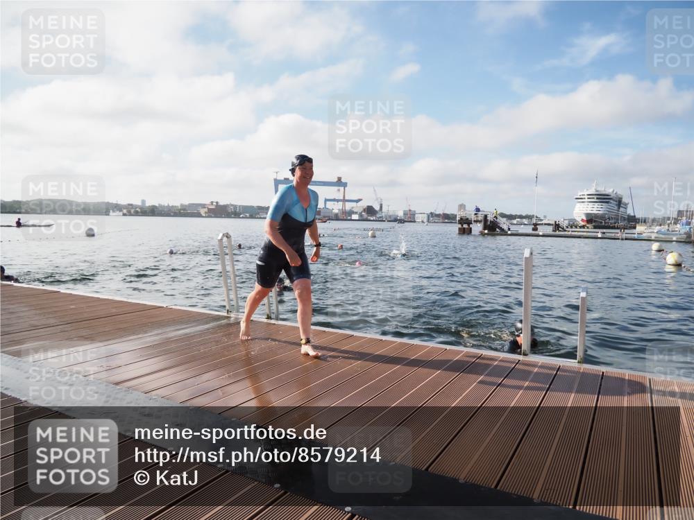 17.08.2025 - KN Förde Triathlon 2025 KatJ http://msf.ph/oto/8579214 17.08.2025 09:20:28 Schwimmen 188, 211, 240, 241, 196, 211, 240 meine-sportfotos.de