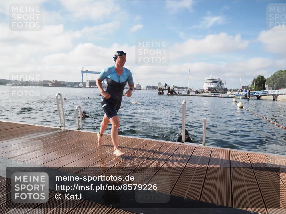 17.08.2025 - KN Förde Triathlon 2025 KatJ http://msf.ph/oto/8579226 17.08.2025 09:20:29 Schwimmen 188, 211, 240, 241, 196, 211, 240 meine-sportfotos.de