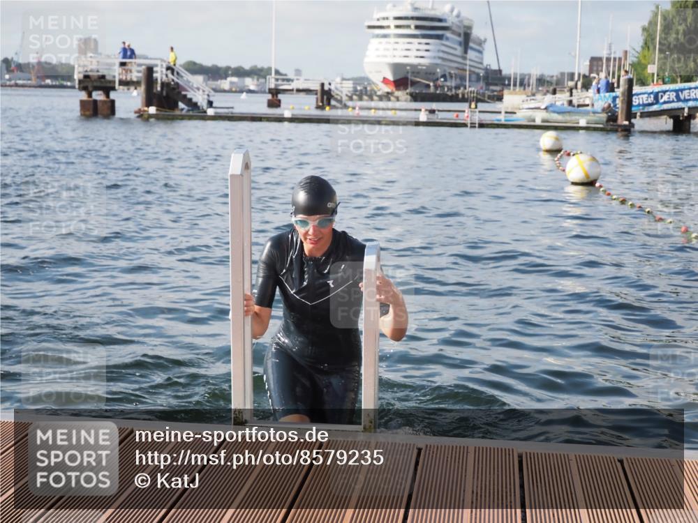 17.08.2025 - KN Förde Triathlon 2025 KatJ http://msf.ph/oto/8579235 17.08.2025 09:20:33 Schwimmen 188, 211, 228, 240, 241, 188, 211, 240, 241 meine-sportfotos.de