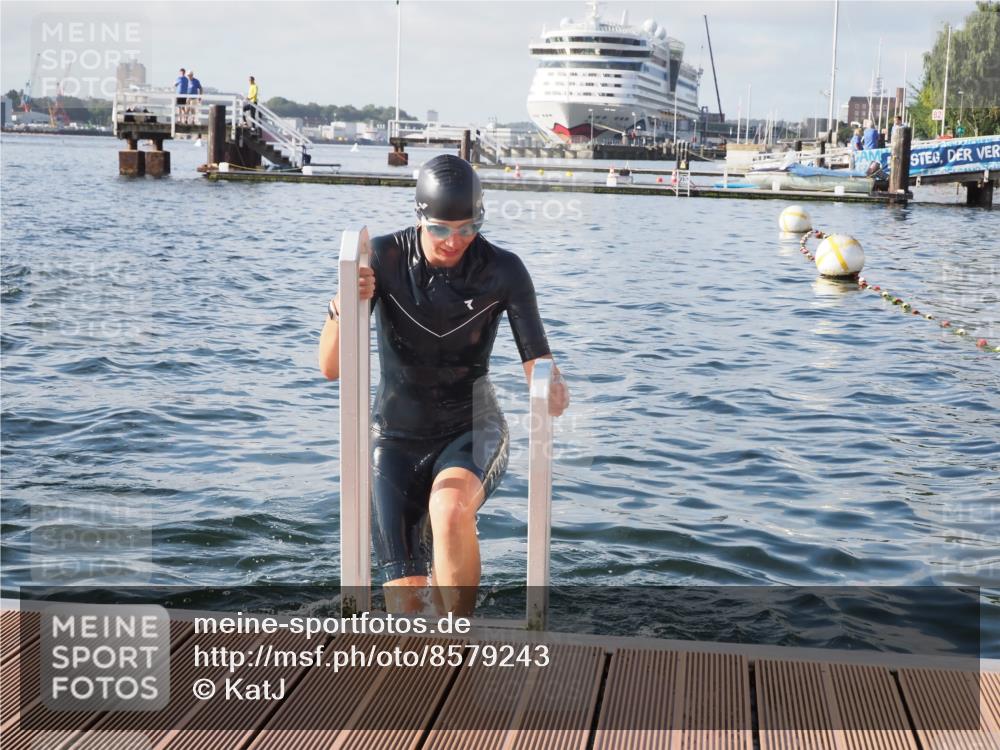 17.08.2025 - KN Förde Triathlon 2025 KatJ http://msf.ph/oto/8579243 17.08.2025 09:20:33 Schwimmen 188, 211, 228, 240, 241, 188, 211, 240, 241 meine-sportfotos.de
