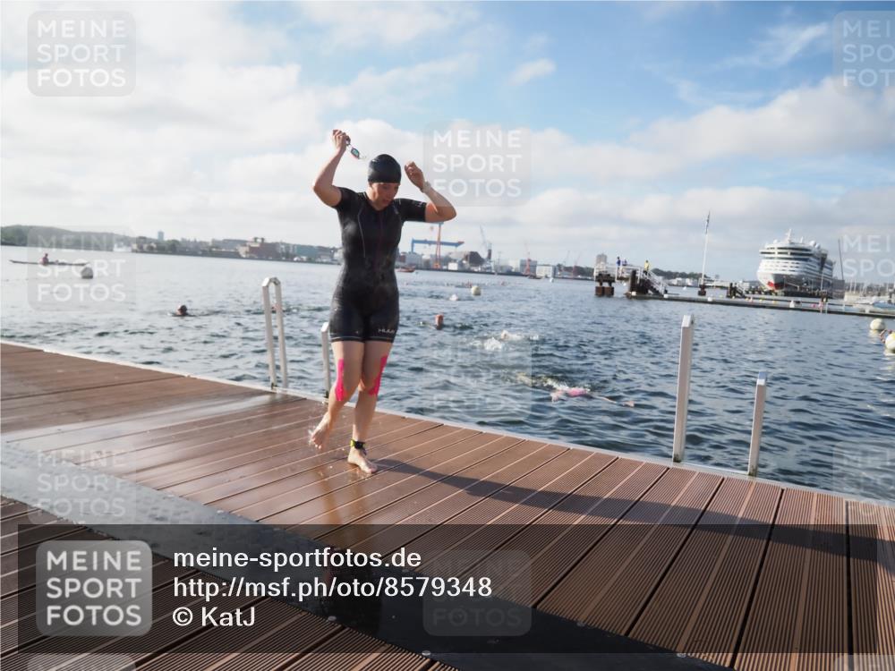 17.08.2025 - KN Förde Triathlon 2025 KatJ http://msf.ph/oto/8579348 17.08.2025 09:20:39 Schwimmen 188, 228, 240, 241, 188, 211, 228, 240, 241 meine-sportfotos.de