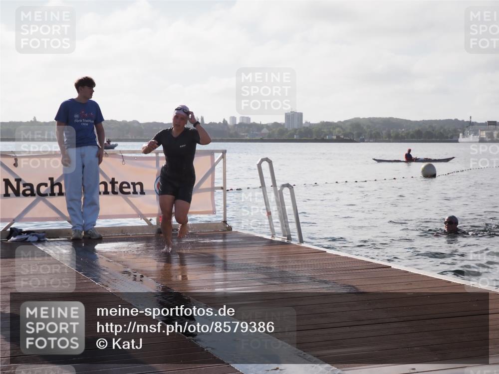 17.08.2025 - KN Förde Triathlon 2025 KatJ http://msf.ph/oto/8579386 17.08.2025 09:20:43 Schwimmen 188, 197, 228, 241, 188, 197, 228, 240, 241 meine-sportfotos.de
