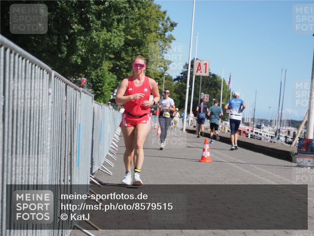 17.08.2025 - KN Förde Triathlon 2025 KatJ http://msf.ph/oto/8579515 17.08.2025 12:16:06 Laufen 353, 606, 610, 641 meine-sportfotos.de