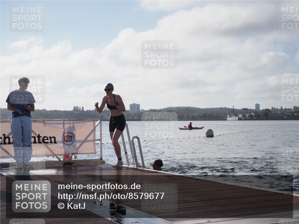 17.08.2025 - KN Förde Triathlon 2025 KatJ http://msf.ph/oto/8579677 17.08.2025 09:21:17 Schwimmen 171, 201, 171 meine-sportfotos.de