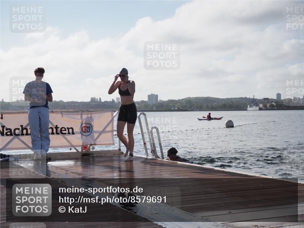 17.08.2025 - KN Förde Triathlon 2025 KatJ http://msf.ph/oto/8579691 17.08.2025 09:21:18 Schwimmen 171, 194, 201, 171, 201 meine-sportfotos.de