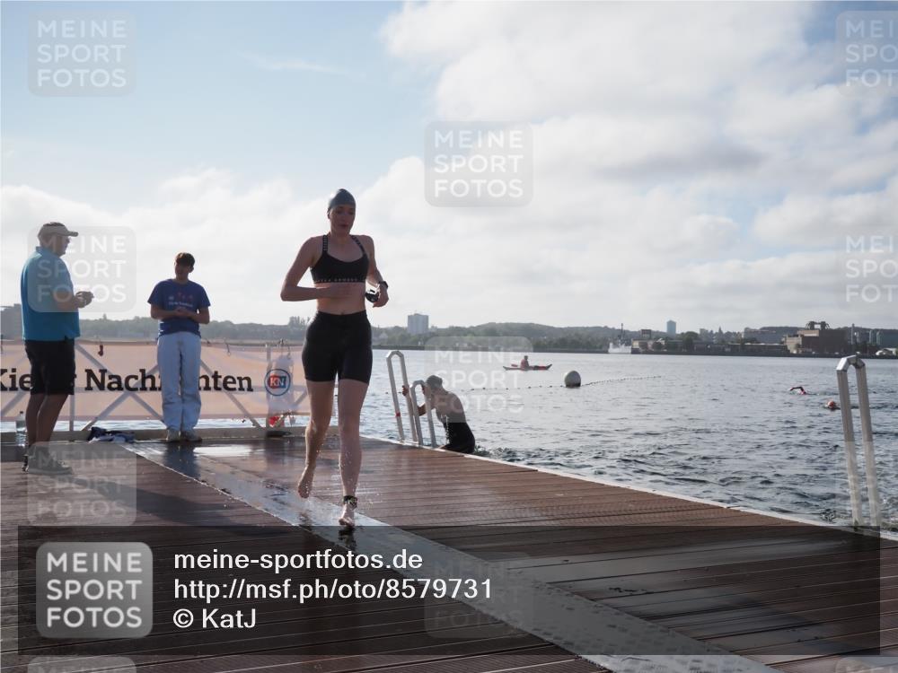 17.08.2025 - KN Förde Triathlon 2025 KatJ http://msf.ph/oto/8579731 17.08.2025 09:21:20 Schwimmen 171, 194, 201, 171, 201 meine-sportfotos.de