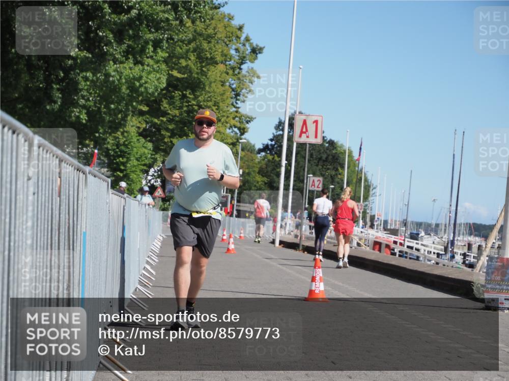 17.08.2025 - KN Förde Triathlon 2025 KatJ http://msf.ph/oto/8579773 17.08.2025 12:16:29 Laufen 613 meine-sportfotos.de