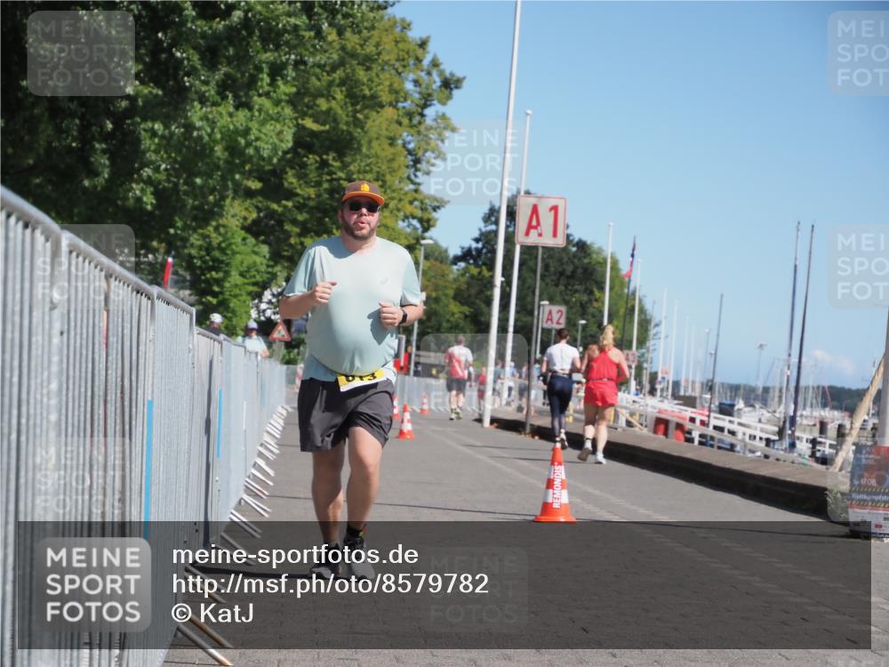 17.08.2025 - KN Förde Triathlon 2025 KatJ http://msf.ph/oto/8579782 17.08.2025 12:16:29 Laufen 613 meine-sportfotos.de