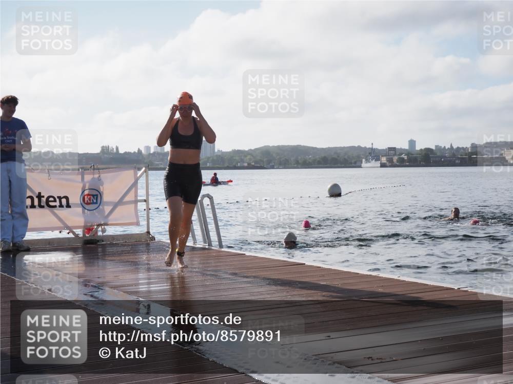 17.08.2025 - KN Förde Triathlon 2025 KatJ http://msf.ph/oto/8579891 17.08.2025 09:21:46 Schwimmen 212, 244, 244 meine-sportfotos.de