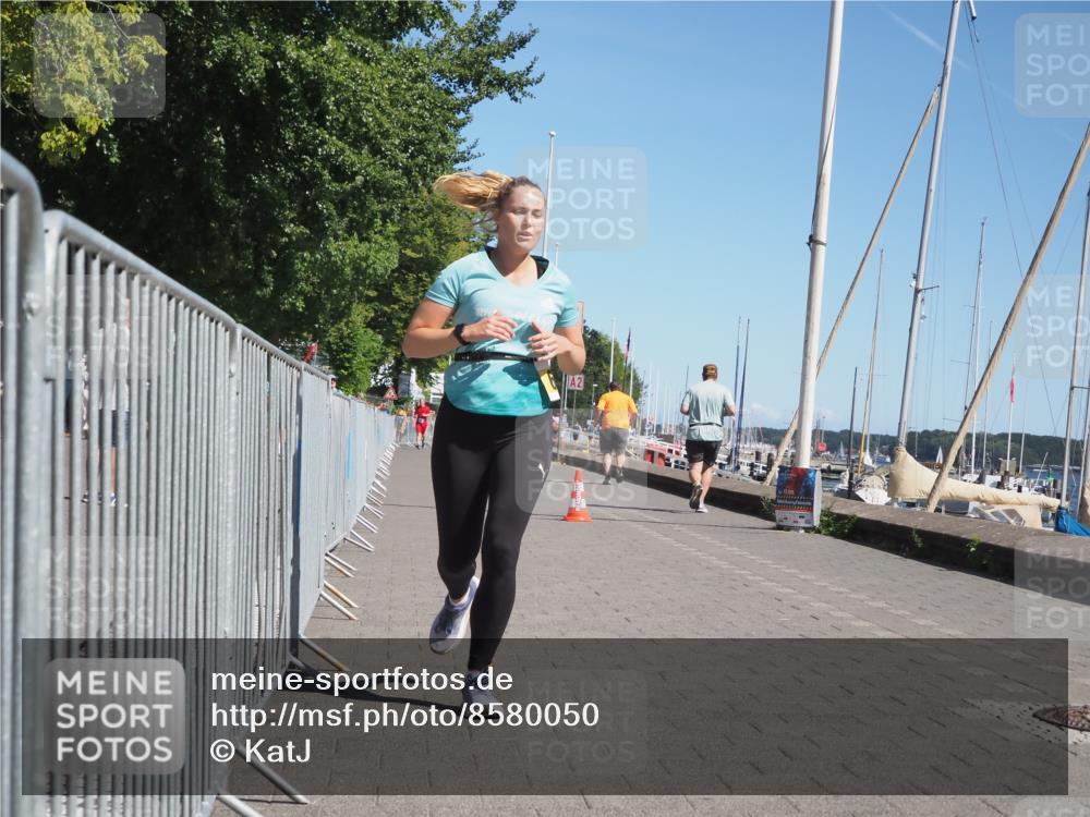 17.08.2025 - KN Förde Triathlon 2025 KatJ http://msf.ph/oto/8580050 17.08.2025 12:16:44 Laufen 627 meine-sportfotos.de