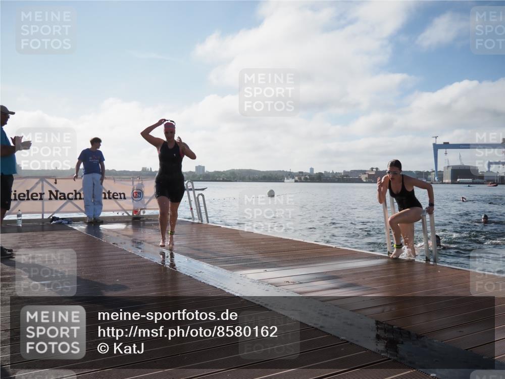 17.08.2025 - KN Förde Triathlon 2025 KatJ http://msf.ph/oto/8580162 17.08.2025 09:22:09 Schwimmen 208, 210, 213, 224, 210, 212, 213, 215, 224, 242 meine-sportfotos.de