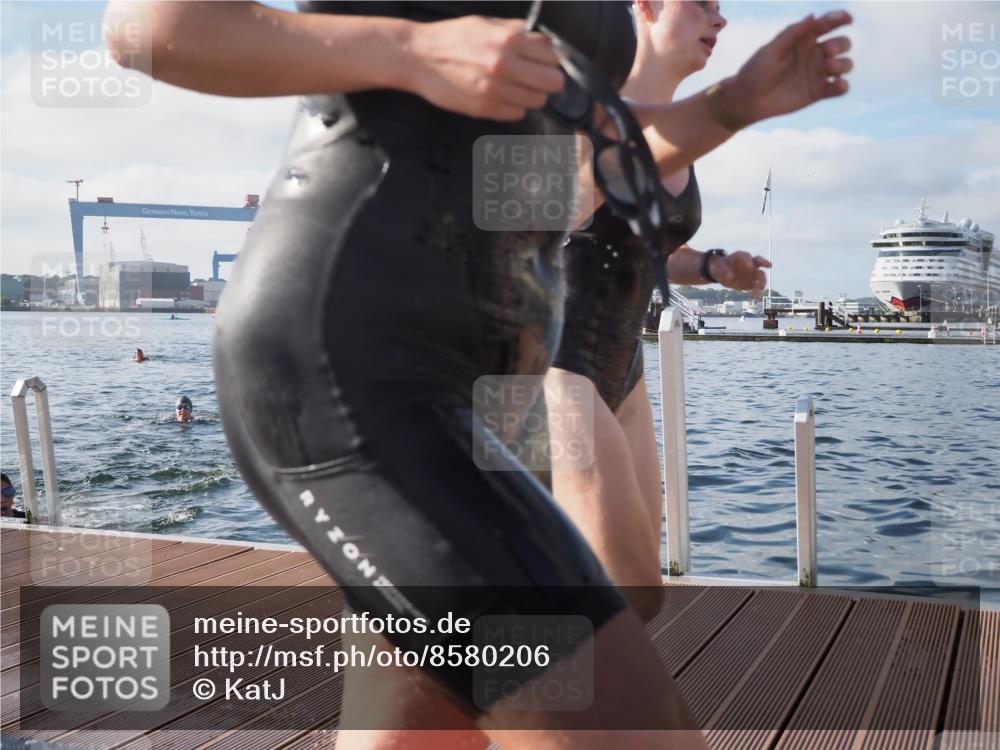 17.08.2025 - KN Förde Triathlon 2025 KatJ http://msf.ph/oto/8580206 17.08.2025 09:22:11 Schwimmen 111, 208, 210, 213, 224, 208, 210, 213, 224, 242 meine-sportfotos.de