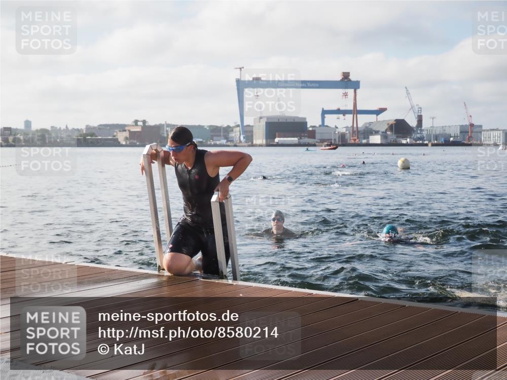 17.08.2025 - KN Förde Triathlon 2025 KatJ http://msf.ph/oto/8580214 17.08.2025 09:22:15 Schwimmen 111, 208, 213, 224, 111, 208, 210, 213, 224 meine-sportfotos.de