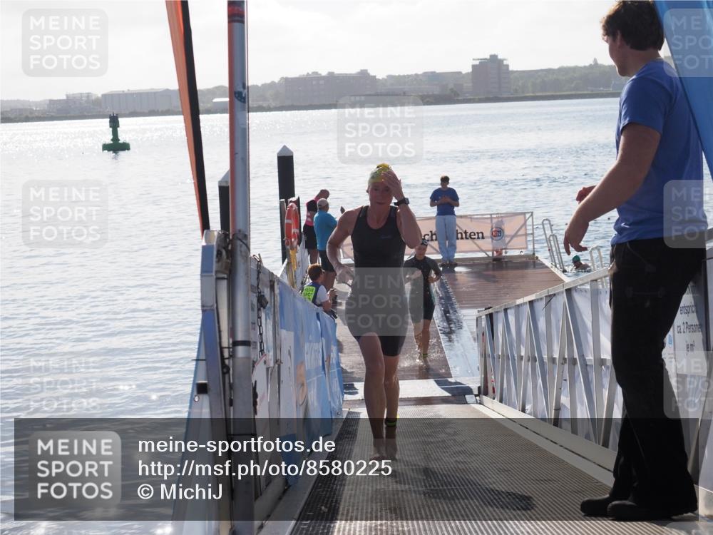 17.08.2025 - KN Förde Triathlon 2025 MichiJ http://msf.ph/oto/8580225 17.08.2025 09:18:11 Schwimmen 175, 182, 189, 185, 189, 254 meine-sportfotos.de