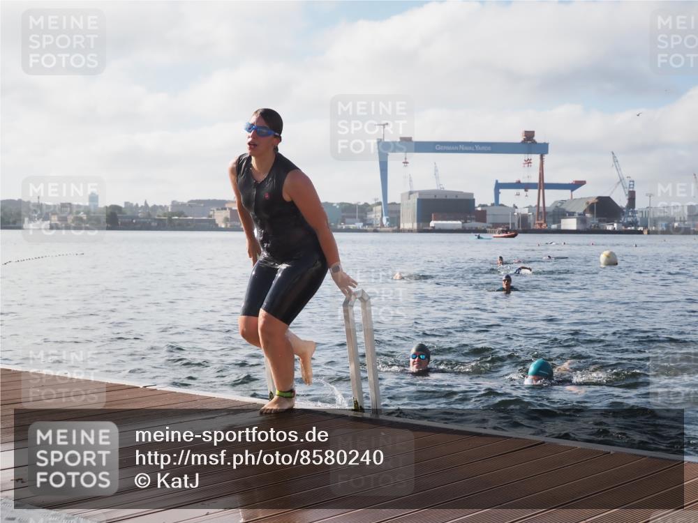 17.08.2025 - KN Förde Triathlon 2025 KatJ http://msf.ph/oto/8580240 17.08.2025 09:22:17 Schwimmen 111, 208, 213, 111, 208, 213, 224 meine-sportfotos.de
