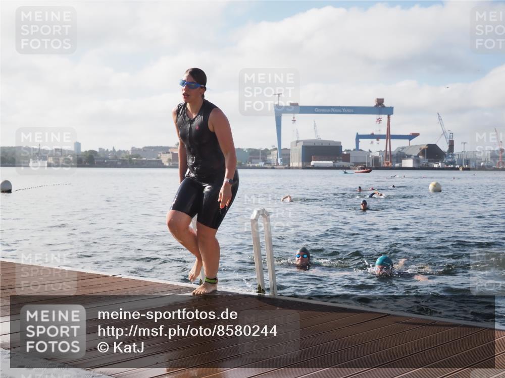 17.08.2025 - KN Förde Triathlon 2025 KatJ http://msf.ph/oto/8580244 17.08.2025 09:22:17 Schwimmen 111, 208, 213, 111, 208, 213, 224 meine-sportfotos.de