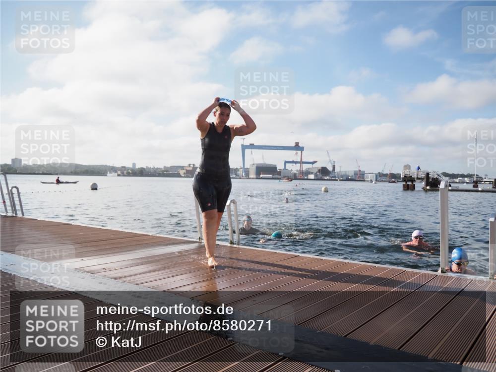 17.08.2025 - KN Förde Triathlon 2025 KatJ http://msf.ph/oto/8580271 17.08.2025 09:22:18 Schwimmen 111, 208, 221, 111, 208, 213, 224 meine-sportfotos.de