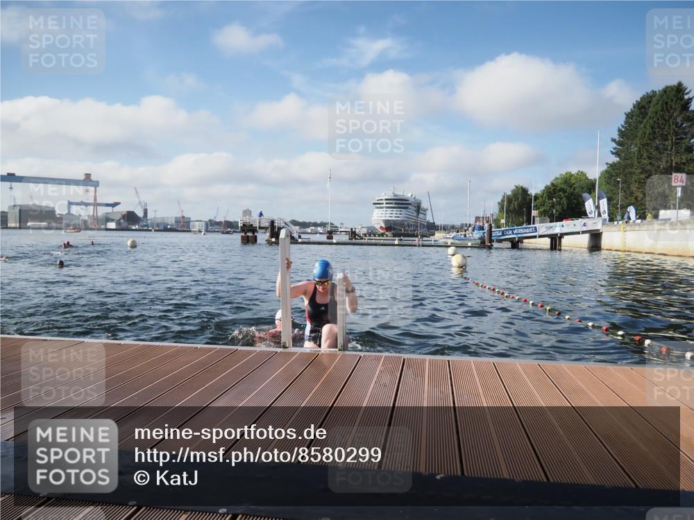 17.08.2025 - KN Förde Triathlon 2025 KatJ http://msf.ph/oto/8580299 17.08.2025 09:22:21 Schwimmen 111, 208, 221, 235, 111, 208, 213, 221, 224 meine-sportfotos.de