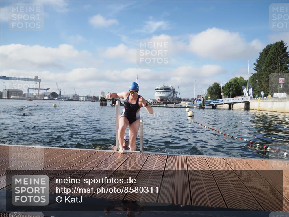 17.08.2025 - KN Förde Triathlon 2025 KatJ http://msf.ph/oto/8580311 17.08.2025 09:22:21 Schwimmen 111, 208, 221, 235, 111, 208, 213, 221, 224 meine-sportfotos.de