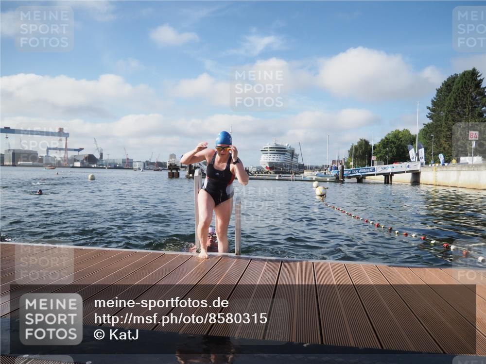 17.08.2025 - KN Förde Triathlon 2025 KatJ http://msf.ph/oto/8580315 17.08.2025 09:22:22 Schwimmen 111, 208, 221, 235, 111, 208, 213, 221, 235 meine-sportfotos.de