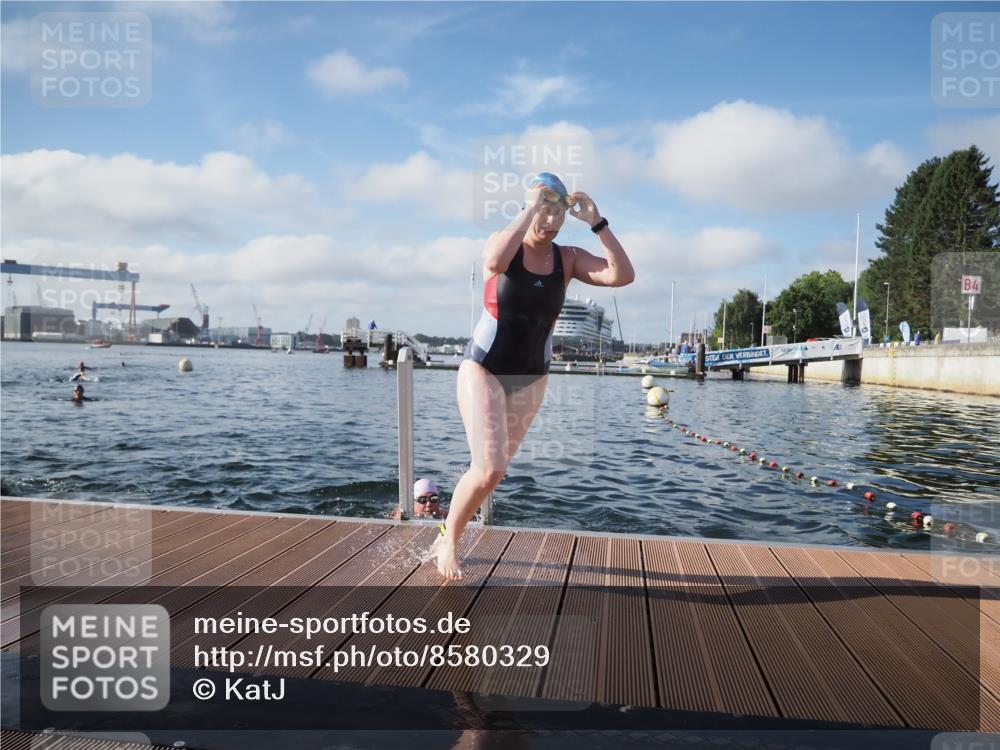 17.08.2025 - KN Förde Triathlon 2025 KatJ http://msf.ph/oto/8580329 17.08.2025 09:22:22 Schwimmen 111, 208, 221, 235, 111, 208, 213, 221, 235 meine-sportfotos.de