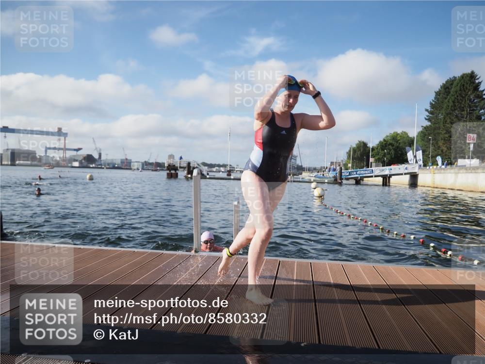 17.08.2025 - KN Förde Triathlon 2025 KatJ http://msf.ph/oto/8580332 17.08.2025 09:22:22 Schwimmen 111, 208, 221, 235, 111, 208, 213, 221, 235 meine-sportfotos.de