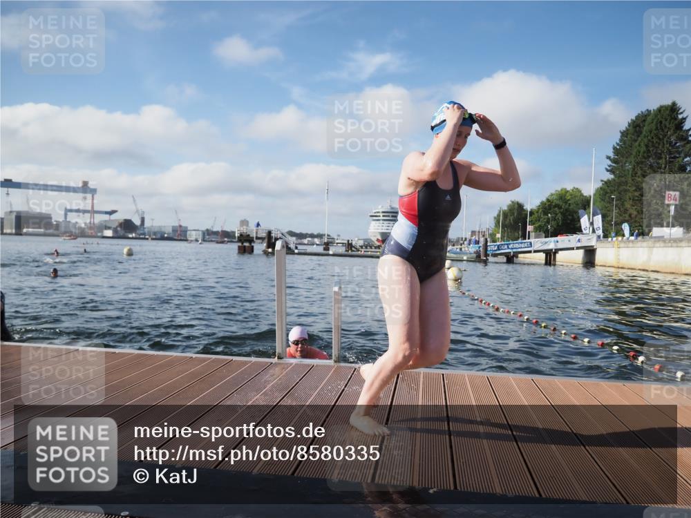 17.08.2025 - KN Förde Triathlon 2025 KatJ http://msf.ph/oto/8580335 17.08.2025 09:22:23 Schwimmen 111, 208, 221, 235, 111, 208, 221, 235 meine-sportfotos.de