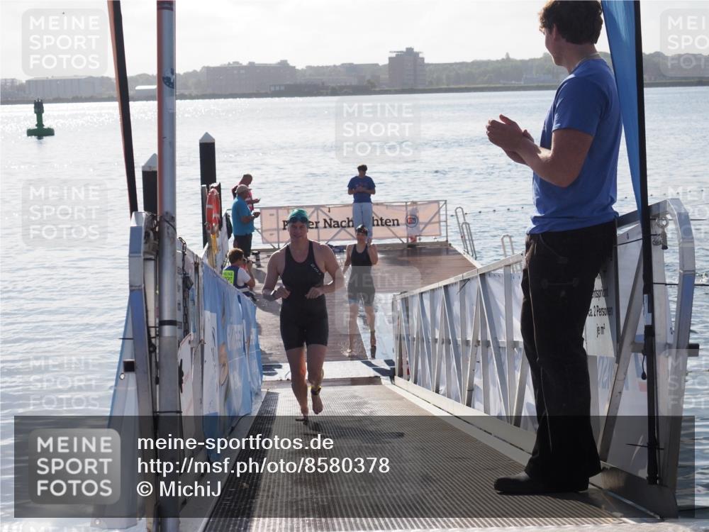 17.08.2025 - KN Förde Triathlon 2025 MichiJ http://msf.ph/oto/8580378 17.08.2025 09:18:27 Schwimmen 174, 185, 254, 174, 185, 192, 250 meine-sportfotos.de