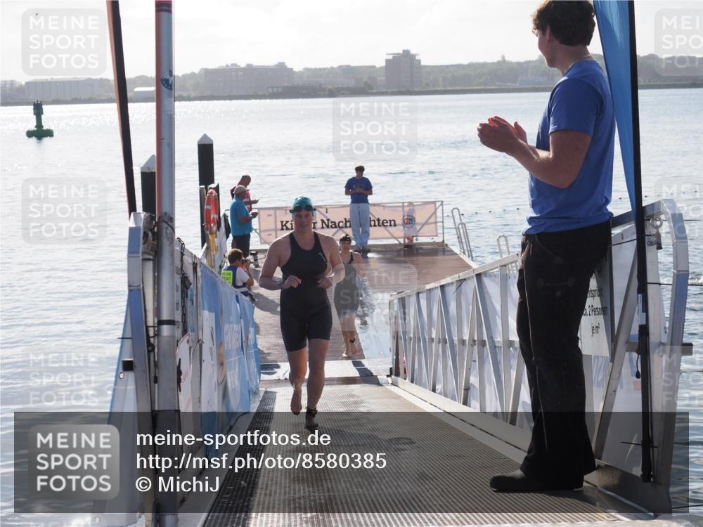 17.08.2025 - KN Förde Triathlon 2025 MichiJ http://msf.ph/oto/8580385 17.08.2025 09:18:27 Schwimmen 174, 185, 254, 174, 185, 192, 250 meine-sportfotos.de