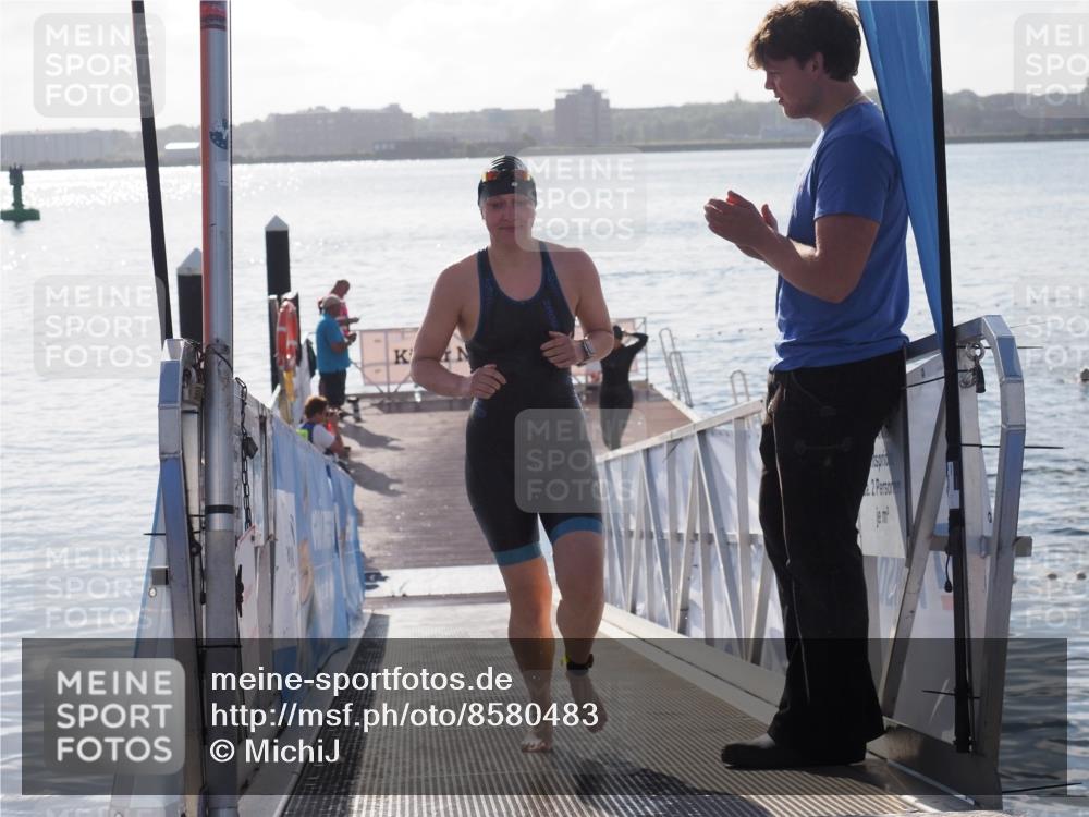 17.08.2025 - KN Förde Triathlon 2025 MichiJ http://msf.ph/oto/8580483 17.08.2025 09:18:32 Schwimmen 174, 185, 174, 192, 250 meine-sportfotos.de