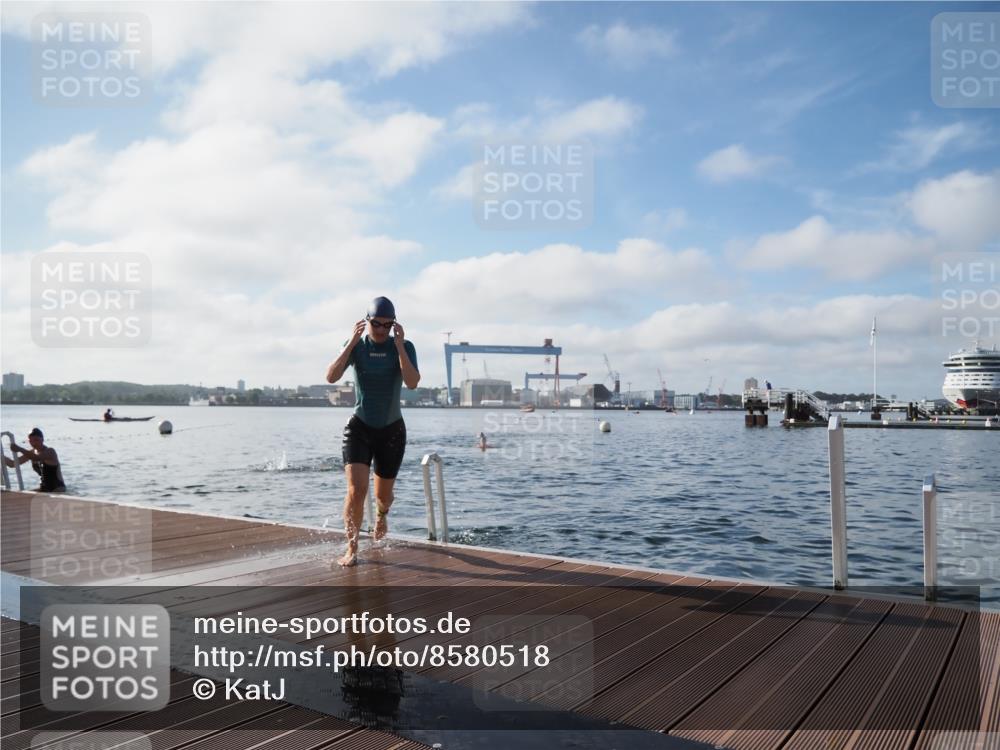 17.08.2025 - KN Förde Triathlon 2025 KatJ http://msf.ph/oto/8580518 17.08.2025 09:22:42 Schwimmen 246, 249, 235, 246, 249 meine-sportfotos.de