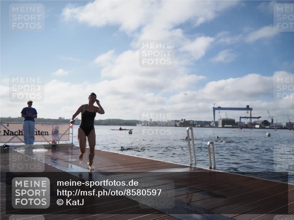 17.08.2025 - KN Förde Triathlon 2025 KatJ http://msf.ph/oto/8580597 17.08.2025 09:22:47 Schwimmen 234, 246, 249, 246, 249 meine-sportfotos.de