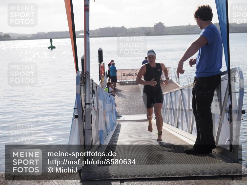 17.08.2025 - KN Förde Triathlon 2025 MichiJ http://msf.ph/oto/8580634 17.08.2025 09:18:43 Schwimmen 192, 250, 153, 250 meine-sportfotos.de