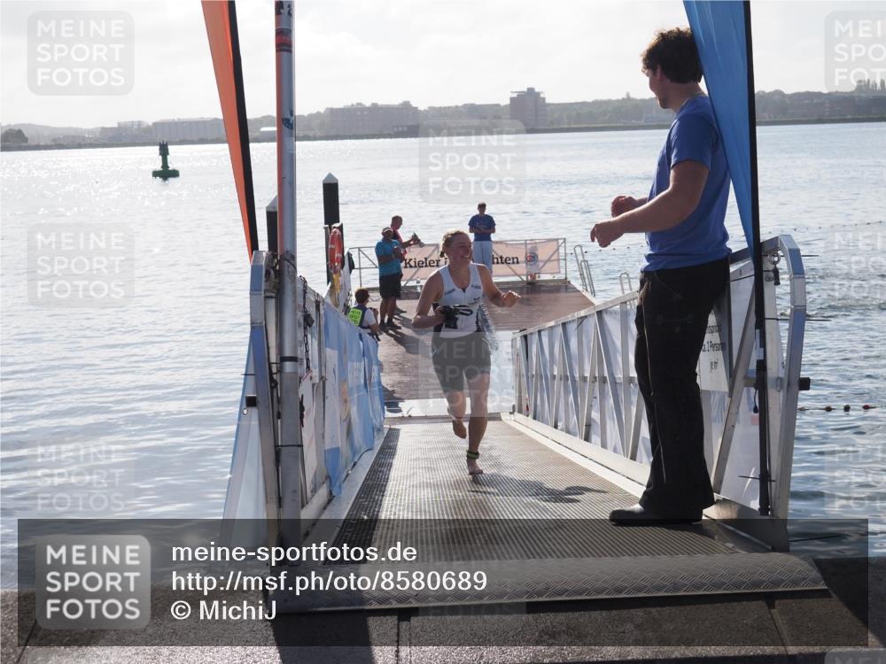 17.08.2025 - KN Förde Triathlon 2025 MichiJ http://msf.ph/oto/8580689 17.08.2025 09:18:54 Schwimmen 153, 250, 153 meine-sportfotos.de