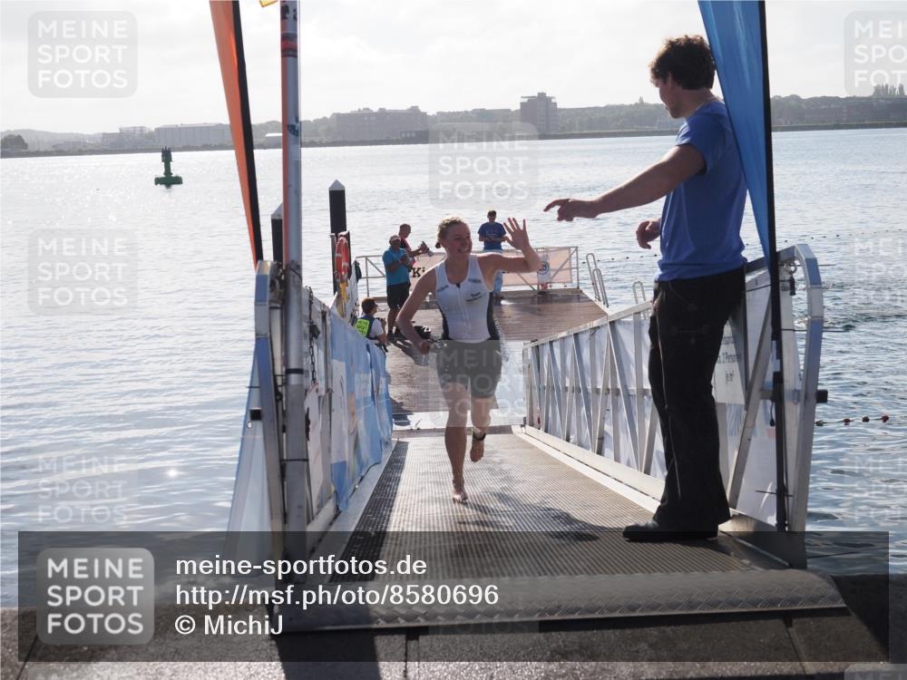 17.08.2025 - KN Förde Triathlon 2025 MichiJ http://msf.ph/oto/8580696 17.08.2025 09:18:54 Schwimmen 153, 250, 153 meine-sportfotos.de
