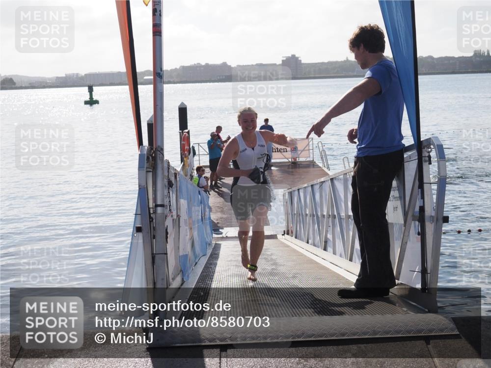 17.08.2025 - KN Förde Triathlon 2025 MichiJ http://msf.ph/oto/8580703 17.08.2025 09:18:54 Schwimmen 153, 250, 153 meine-sportfotos.de