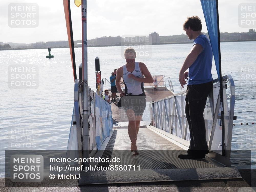 17.08.2025 - KN Förde Triathlon 2025 MichiJ http://msf.ph/oto/8580711 17.08.2025 09:18:54 Schwimmen 153, 250, 153 meine-sportfotos.de
