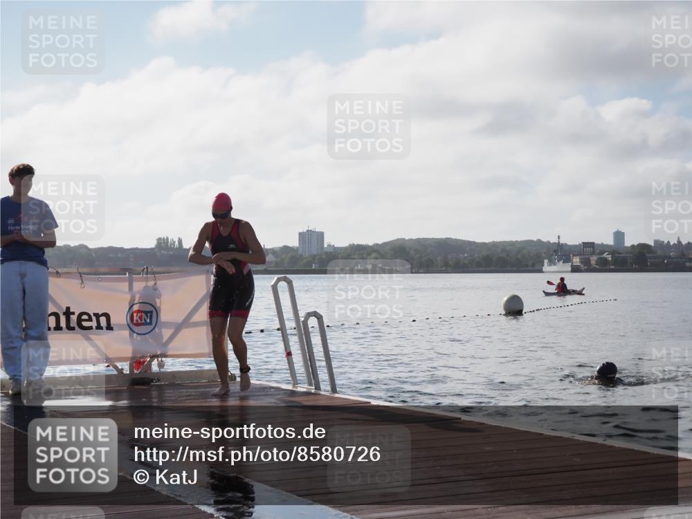 17.08.2025 - KN Förde Triathlon 2025 KatJ http://msf.ph/oto/8580726 17.08.2025 09:23:09 Schwimmen 225, 237, 225, 234, 237 meine-sportfotos.de