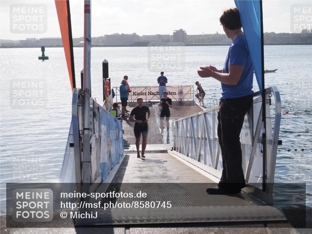 17.08.2025 - KN Förde Triathlon 2025 MichiJ http://msf.ph/oto/8580745 17.08.2025 09:19:10 Schwimmen 184, 173, 184, 219, 220 meine-sportfotos.de