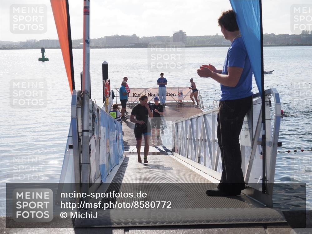 17.08.2025 - KN Förde Triathlon 2025 MichiJ http://msf.ph/oto/8580772 17.08.2025 09:19:11 Schwimmen 173, 184, 173, 184, 219, 220 meine-sportfotos.de