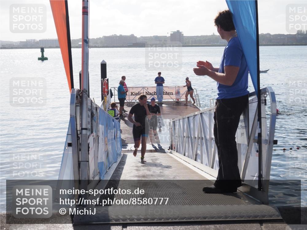 17.08.2025 - KN Förde Triathlon 2025 MichiJ http://msf.ph/oto/8580777 17.08.2025 09:19:11 Schwimmen 173, 184, 173, 184, 219, 220 meine-sportfotos.de