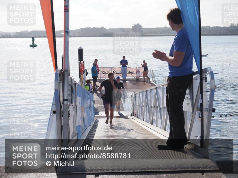 17.08.2025 - KN Förde Triathlon 2025 MichiJ http://msf.ph/oto/8580781 17.08.2025 09:19:11 Schwimmen 173, 184, 173, 184, 219, 220 meine-sportfotos.de