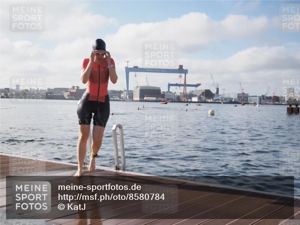17.08.2025 - KN Förde Triathlon 2025 KatJ http://msf.ph/oto/8580784 17.08.2025 09:23:13 Schwimmen 218, 225, 237, 225, 237 meine-sportfotos.de