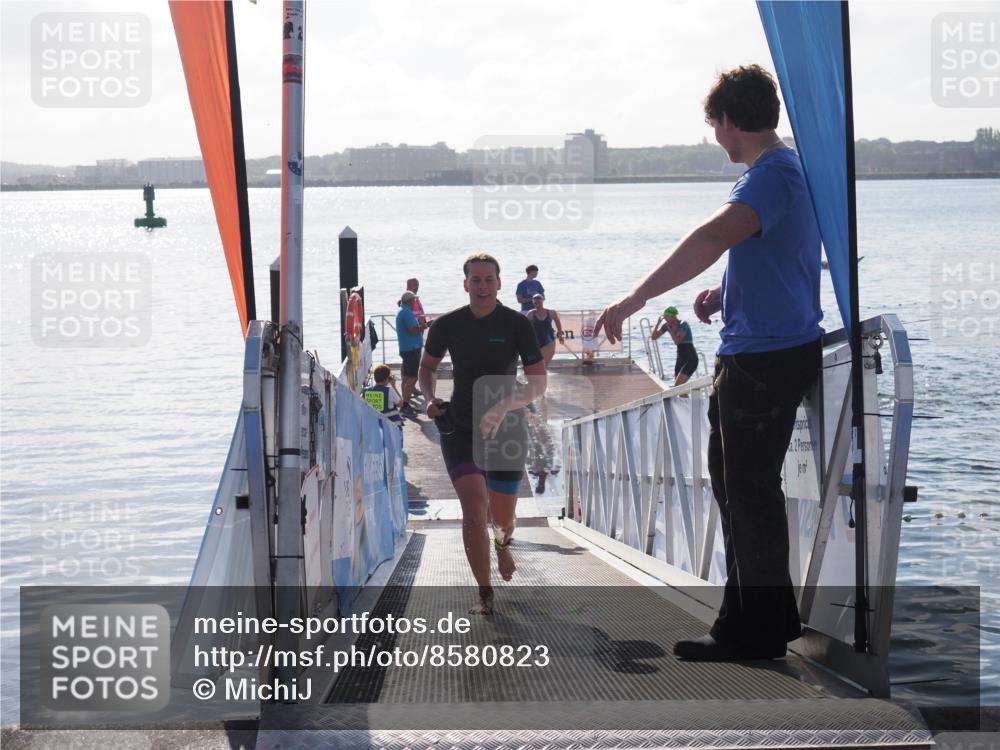 17.08.2025 - KN Förde Triathlon 2025 MichiJ http://msf.ph/oto/8580823 17.08.2025 09:19:13 Schwimmen 173, 184, 173, 184, 219, 220 meine-sportfotos.de