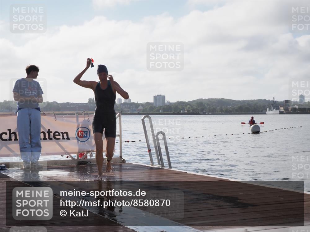 17.08.2025 - KN Förde Triathlon 2025 KatJ http://msf.ph/oto/8580870 17.08.2025 09:23:20 Schwimmen 218, 225, 218, 225, 237 meine-sportfotos.de