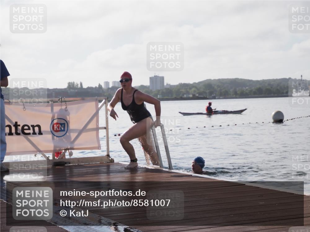 17.08.2025 - KN Förde Triathlon 2025 KatJ http://msf.ph/oto/8581007 17.08.2025 09:24:29 Schwimmen 118, 243, 118, 243 meine-sportfotos.de
