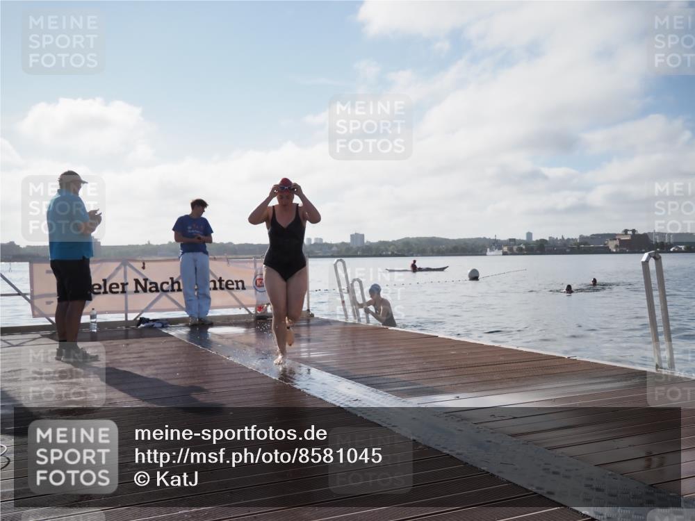 17.08.2025 - KN Förde Triathlon 2025 KatJ http://msf.ph/oto/8581045 17.08.2025 09:24:31 Schwimmen 118, 243, 118, 243 meine-sportfotos.de