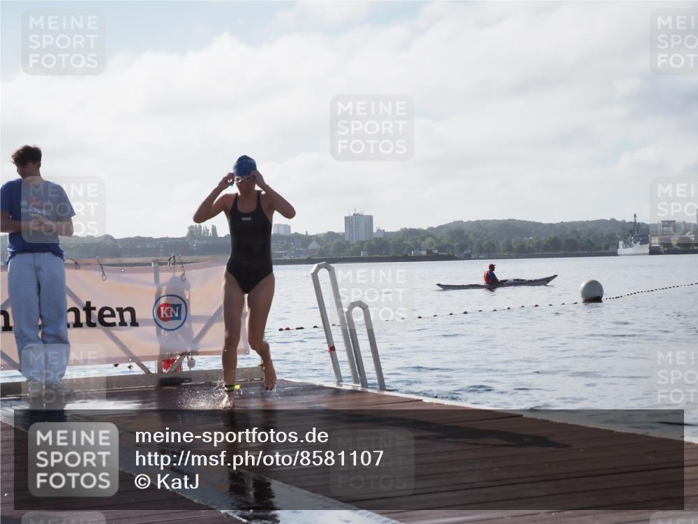 17.08.2025 - KN Förde Triathlon 2025 KatJ http://msf.ph/oto/8581107 17.08.2025 09:24:34 Schwimmen 118, 243, 118, 243 meine-sportfotos.de