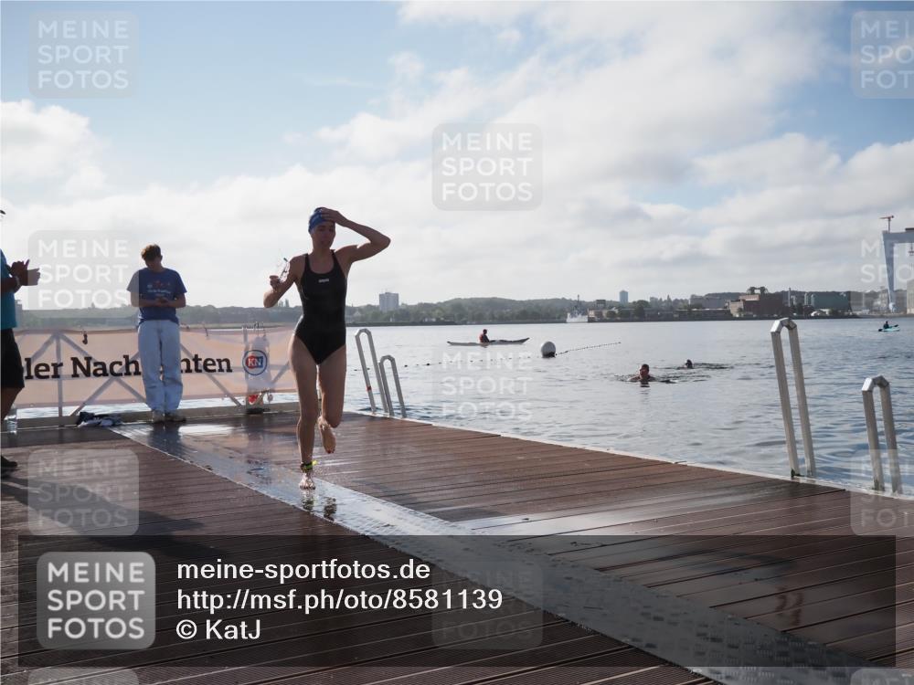 17.08.2025 - KN Förde Triathlon 2025 KatJ http://msf.ph/oto/8581139 17.08.2025 09:24:35 Schwimmen 118, 243, 118, 243 meine-sportfotos.de